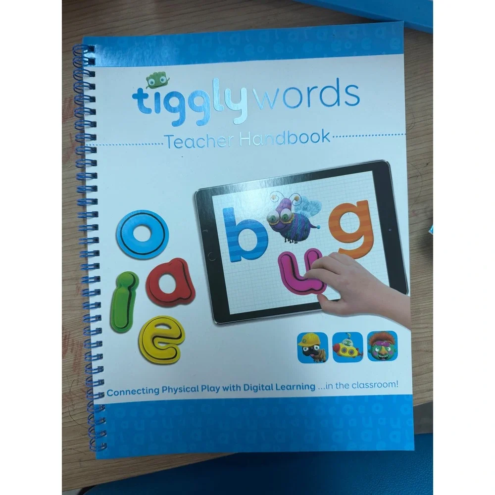 Tiggly Words Interactive Learning Set Vowels‎ Teacher Handbook Journals Case